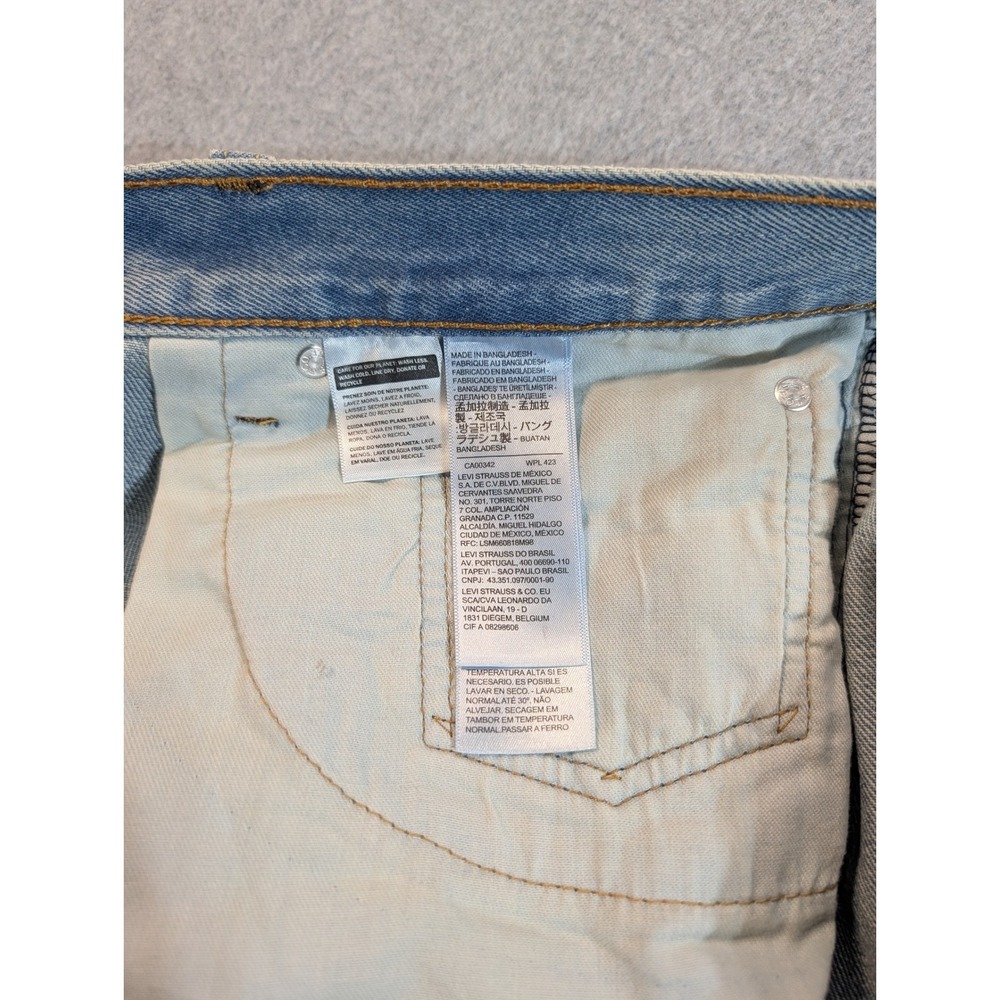 Levis 511 Slim Distressed Denim Shorts Mens 42 Light Wash Blue Ripped Frayed Hem - Picture 9 of 9